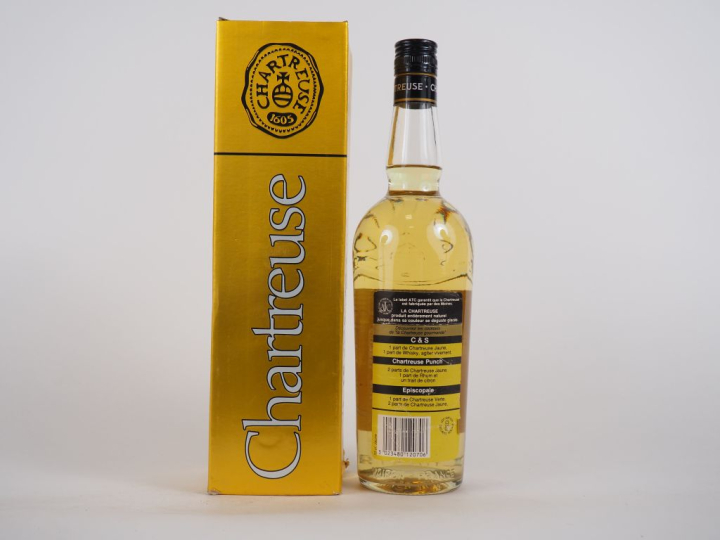 1 BOUTEILLE CHARTREUSE JAUNE PERIODE 1982-1992 - ELA - FOND ÉTUI ACCID