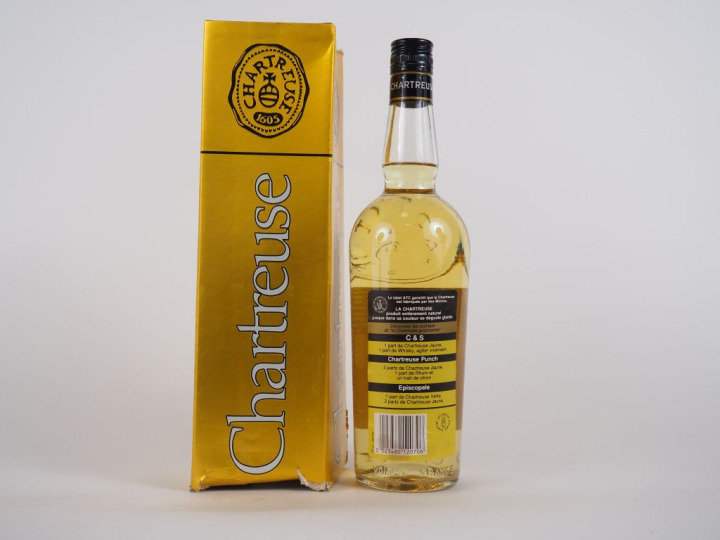 1 BOUTEILLE CHARTREUSE JAUNE PERIODE 1982-1992 - ELA - FOND ÉTUI ACCID