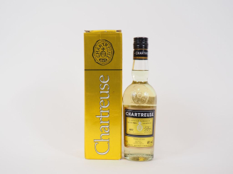 Vente aux enchères 1 BOUTEILLE (35 CL) CHARTREUSE JAUNE 1995 - COFFRET