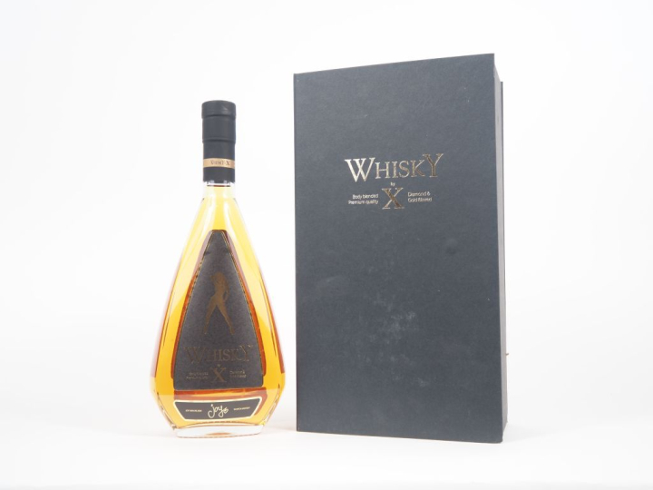 WHISKY BY X (2 BOUTEILLES) : 
JOY
TORI BLACK