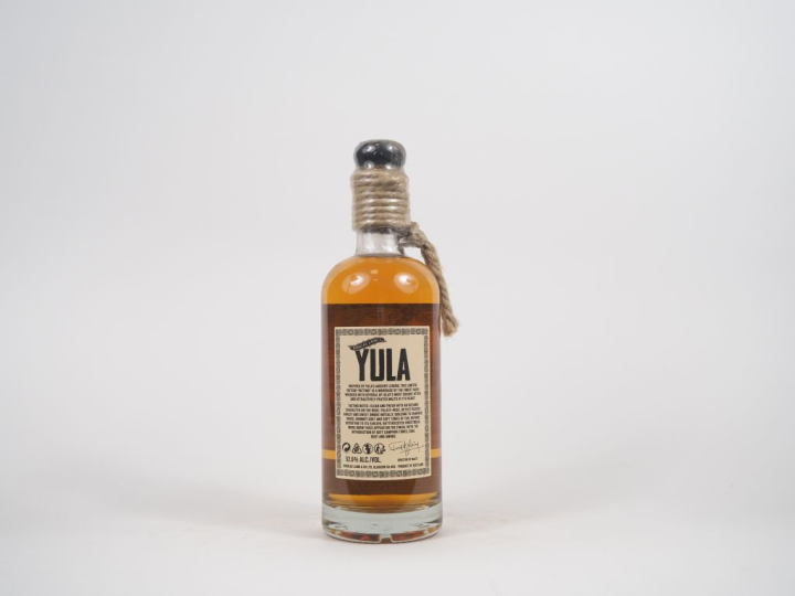 YULA (3 BOUTEILLES) : 
20 YEARS 70 cl - 52.6 % 
21 YEARS 70 cl - 52.3 