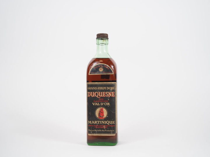 1 BOUTEILLE (75 CL) GRAND RHUM DORÉ DUQUESNE - 1943 - 45° - CAPS LEGER