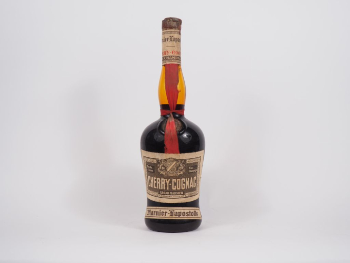 1 FLACON (2 L ?) CHERRY COGNAC FINE CHAMPAGNE "TRIPLE CERISE" GRAND MA