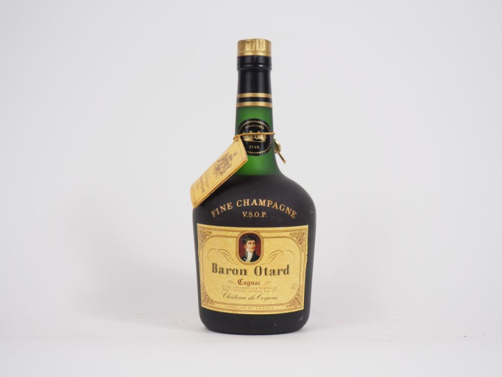 1 COGNAC FINE CHAMPAGNE V.S.O.P BARON OTARD CHÂTEAU DE COGNAC - COFFRE