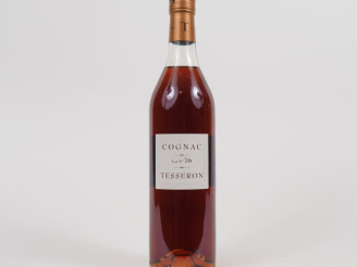 Vente aux enchères 1 BOUTEILLE COGNAC TESSERON N° 76 - COFFRET 