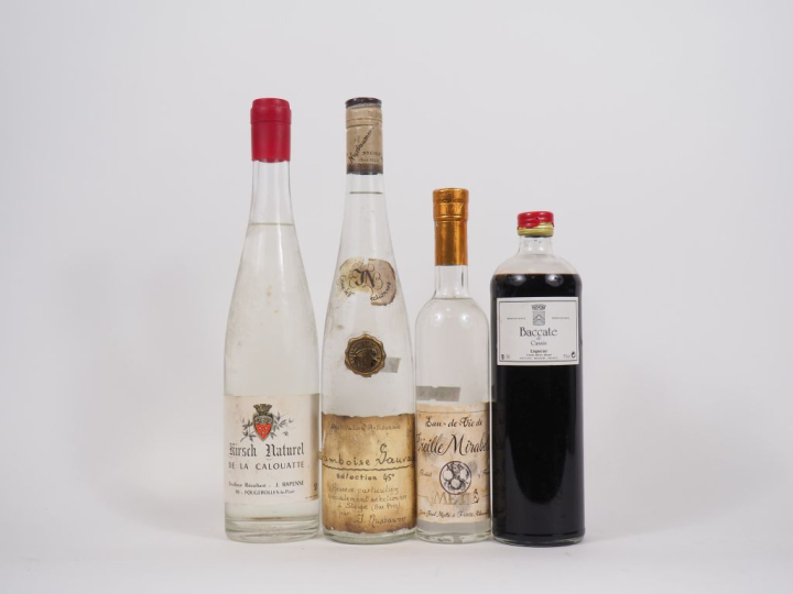 4 BOUTEILLES : 1 KIRSCH NATUREL DE LA CALOUATTE RAPENNE/1 FRAMBOISE SA