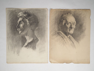 Vente aux enchères Ecole française XIXème ou XXème. Ensemble de 4 dessins au fusain "Volt