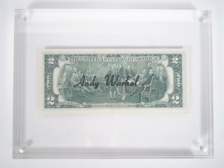 Andy WARHOL.  Billet de deux dollars, tamponné au dos, signé sur une f