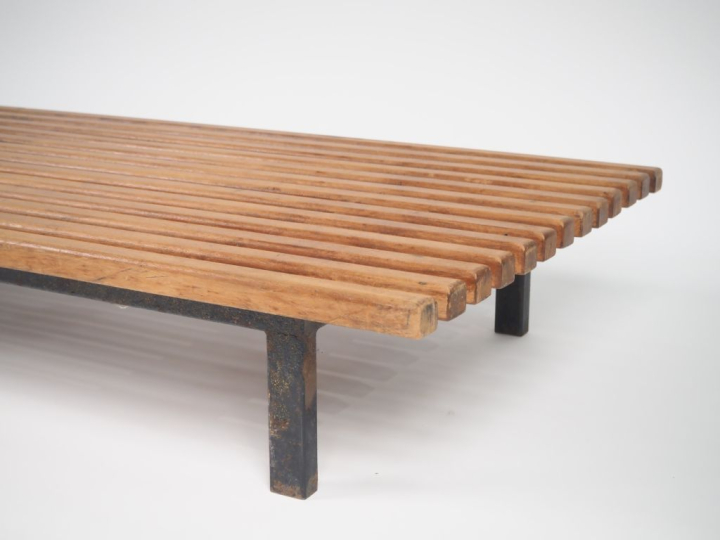 Charlotte PERRIAND.  Banquette "Cansado" en teck et métal. Circa 1958.