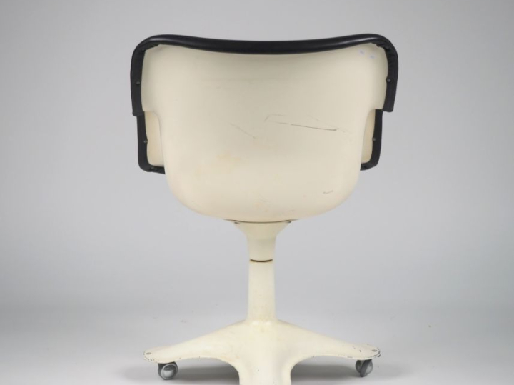 YRJO KUKKAPURO.  Fauteuil A 416 A Chair junior, piétement métallique l