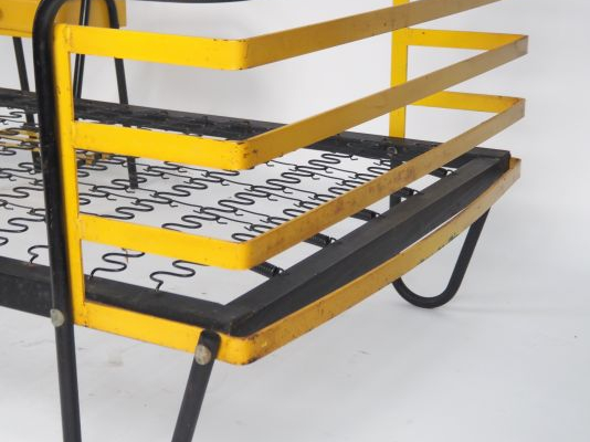 Mobilier de chambre à coucher 1950 en métal laqué jaune et noir compre