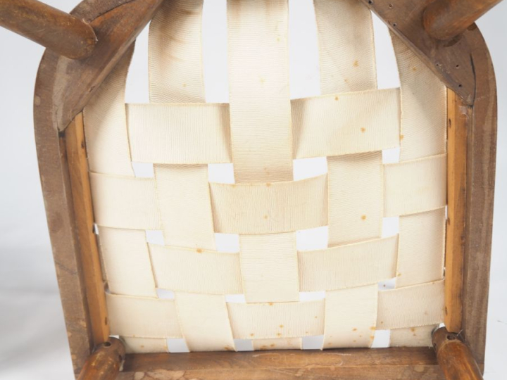 BAUMANN.  Paire de fauteuils "éventail"