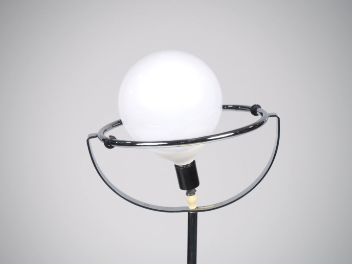 Franck LIGTELIJN pour RAAK. Amsterdam Lampadaire en métal chromé, piét