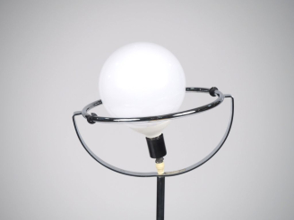 Vente aux enchères Franck LIGTELIJN pour RAAK. Amsterdam Lampadaire en métal chromé, piét