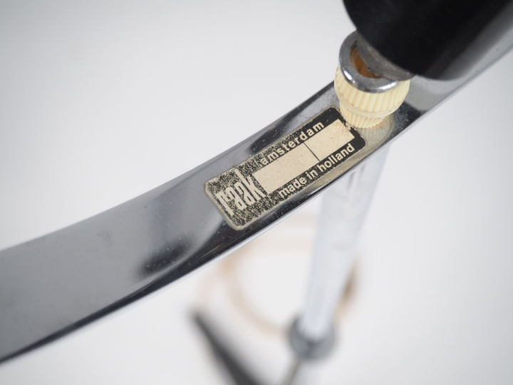 Franck LIGTELIJN pour RAAK. Amsterdam Lampadaire en métal chromé, piét