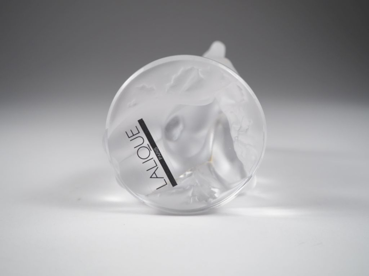 LALIQUE France.  "jeune fille à la chèvre"  Sculpture en cristal moulé