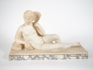 Vente aux enchères Ecole française Art Déco.  "jeune garçonne dénudée se pavanant" Sculpt