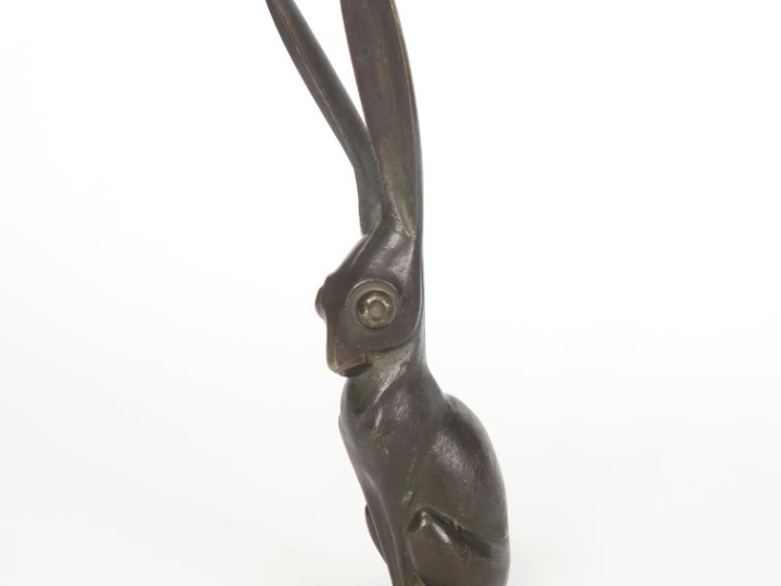 BECQUEREL  "le lièvre" Mascotte en bronze à patine brune fonte Etling,