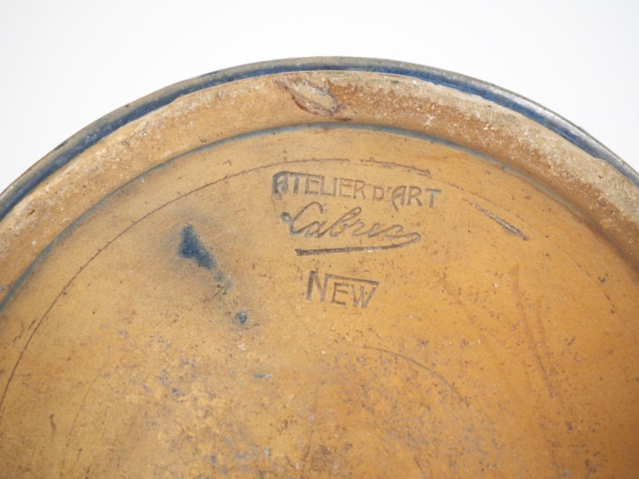 LABREC.  Vase Art Déco piriforme en grès bleu flammé.  Signé H. 34,5 c