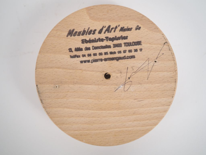 Pierre ARMENGAUD.   Trois ballons de rugby en marqueterie.