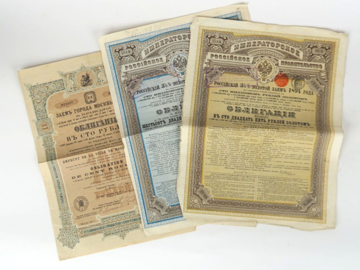 3 assignats, un lot d'emprunts russes, 7 billets anciens.