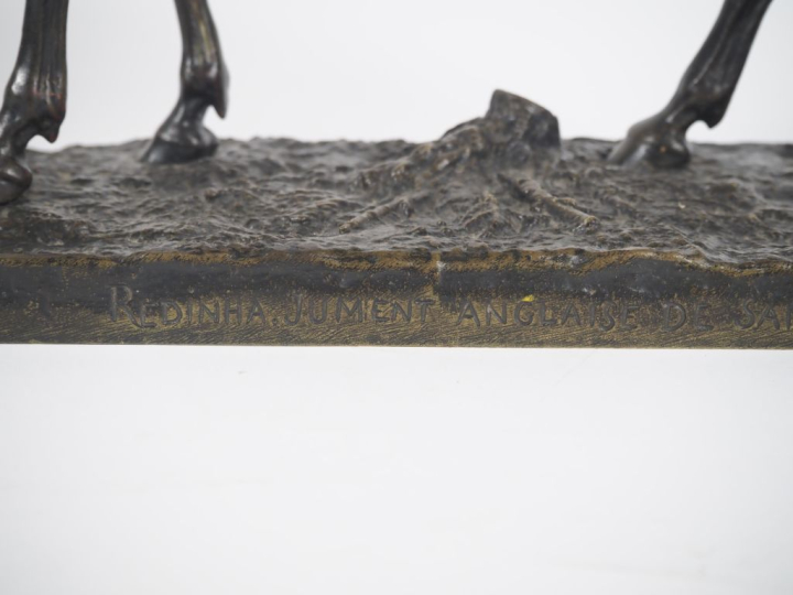 Pierre Jules MENE.  "la jument Redinha".  Sculpture en bronze à patine