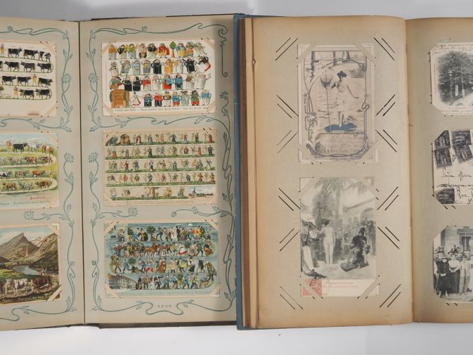2 albums de cartes postales vers 1900, reliures de style Art Nouveau