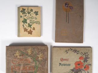 Vente aux enchères Album de cartes postales vers 1900 "Afrique du Nord", belle reliure Ar