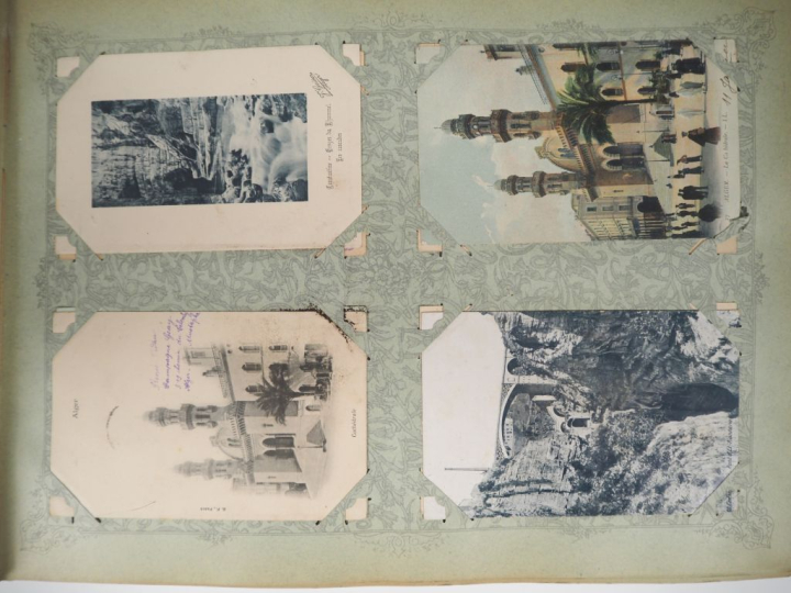 Album de cartes postales vers 1900 "Afrique du Nord", belle reliure Ar