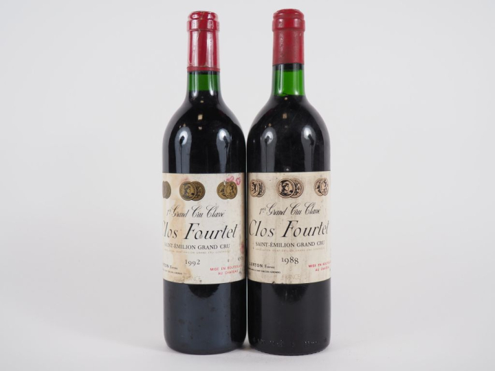 2 BOUTEILLES CLOS FOURTET 1er GCC ST ÉMILION : 1 de 1988 BG/ES - 1 de 