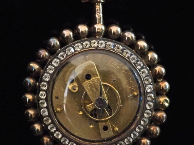 ANONYME Début XIXe siècle Montre de fantaisie en or jaune 750. Boîtier