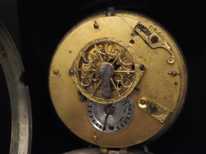 Montre de gousset à coq en argent début XIXème.  Cadran, à décor émail