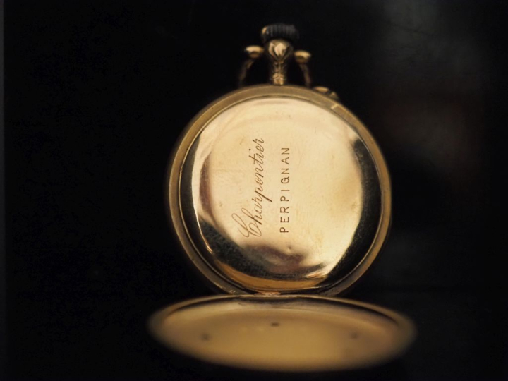 Ravissante montre de col Napoléon III en or jaune 750.  Cadran à chiff