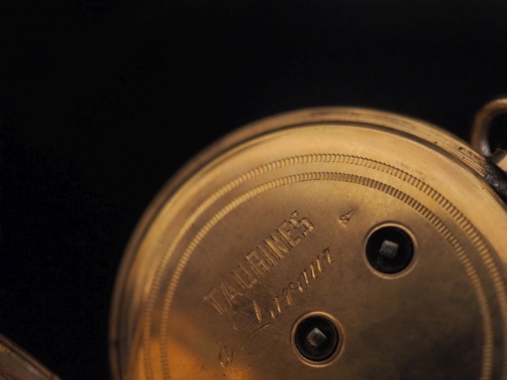 Montre de col Napoléon III en or jaune 750.  Cadran à chiffres romains