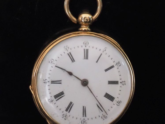 Vente aux enchères Montre de col Napoléon III en ro jaune 750.  Cadran à chiffres romains