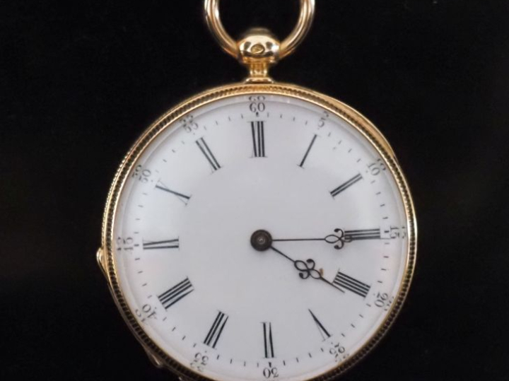 Montre de col Napoléon III en or jaune 750.  Cadra à chiffres romains 
