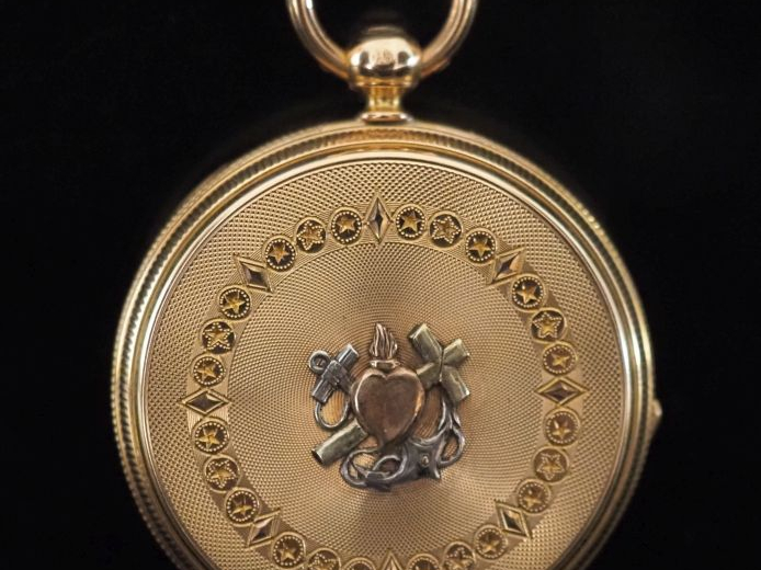 Montre de col Napoléon III en or jaune 750.  Cadra à chiffres romains 