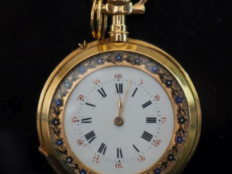 Vente aux enchères Montre de col Napoléon III en or jaune 750.  Cadran à chiffres romains