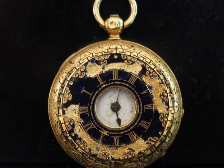 Ravissante petite montre de col Napoléon III demi savonnette en or jau