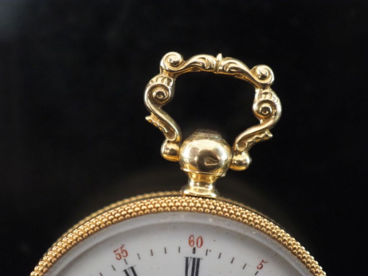 Montre de col Napoléon III en or jaune 750.  Cadran à chiffres romains