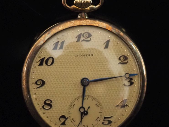 DOMINA Montre de gousset de style Art déco en or jaune 750.  Cadran à 