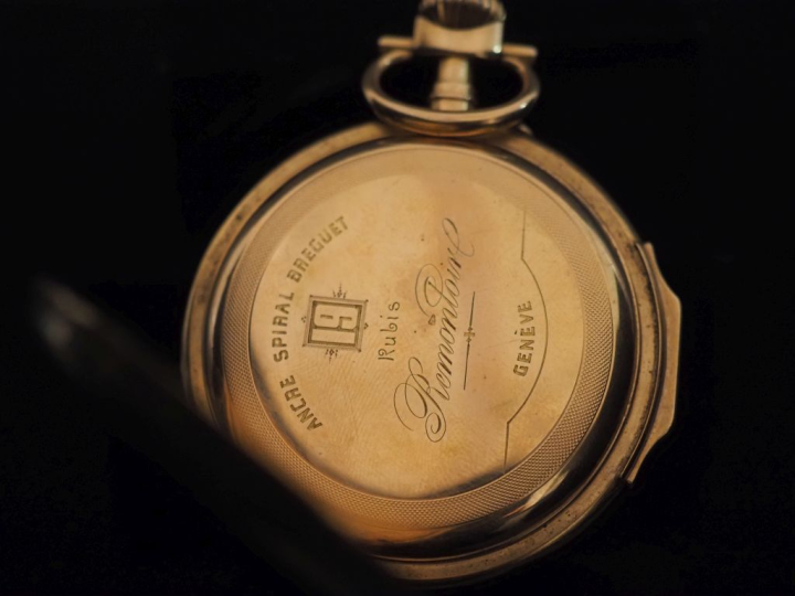 GENEVE Montre de gousset en or jaune 750.  Cadran à chiffres romains p