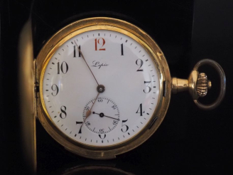 Vente aux enchères LEPIC Montre de gousset aveugle en or jaune 750.  Cuvette en or découv