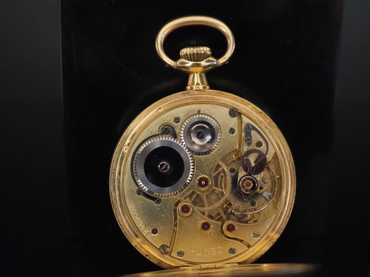 ZENITH Montre de gousset en or jaune 750.  Cadran à chiffres arabes po