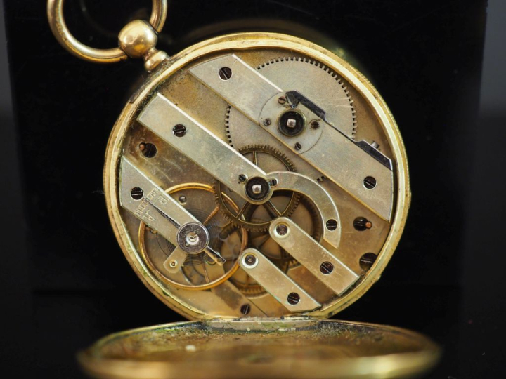 Montre de gousset en or jaune 750.  Cadran à chiffres romains pour les