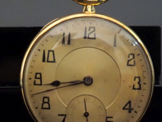 Vente aux enchères Montre de gousset de style Art déco en or jaune 750.  Cadran à chiffre