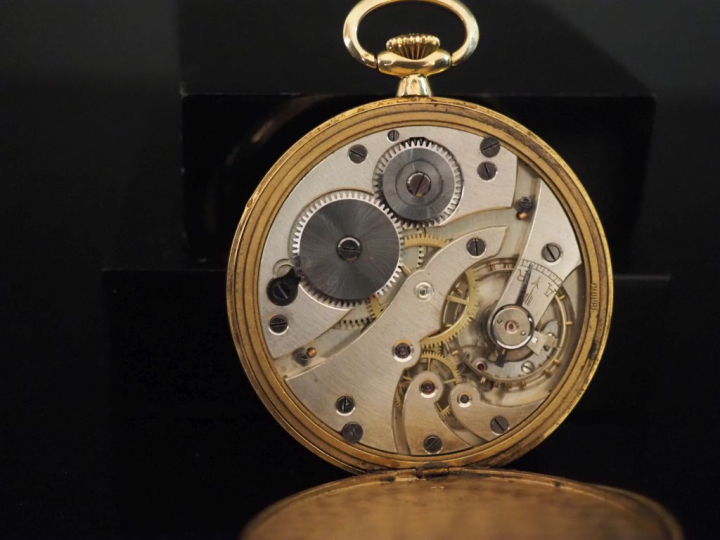 Montre de gousset de style Art déco en or jaune 750.  Cadran à chiffre