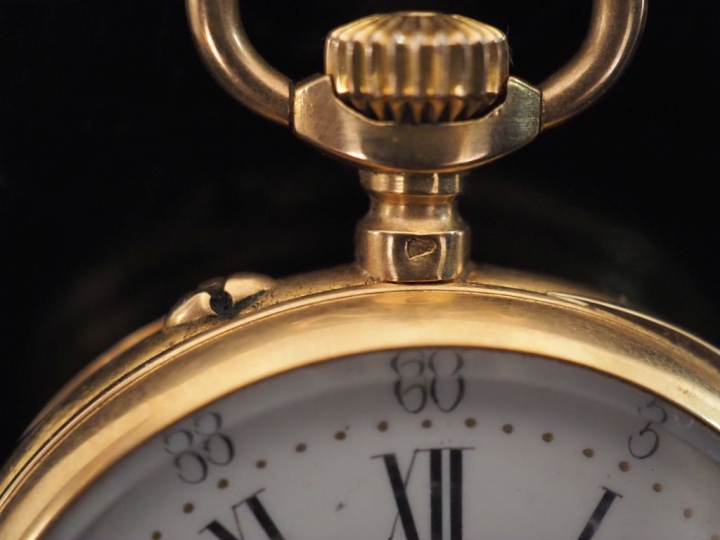 Montre de gousset en or jaune 750.  Cadran à chiffres romains pour les