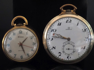 Vente aux enchères OMEGA,  Montre de gousset de style Art déco en plaqué or.  Cadran émai