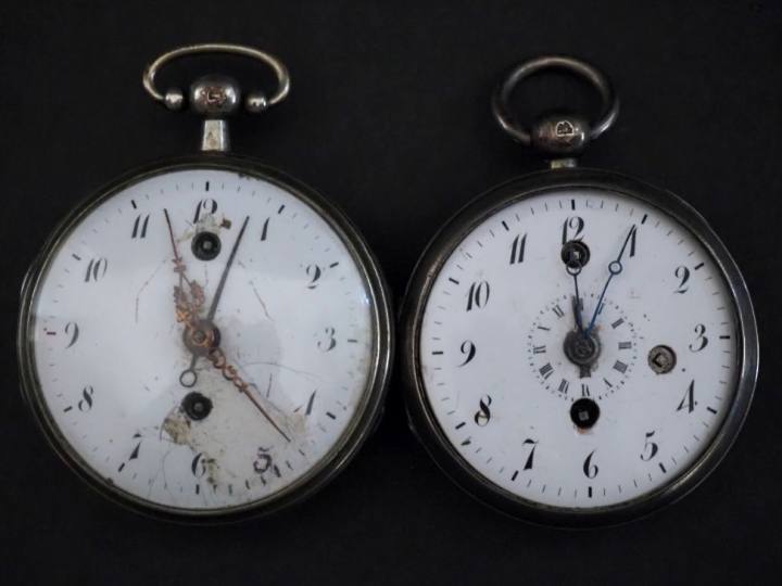 Ensemble comprenant :  - montre de poche à coq en argent.  Cadran émai